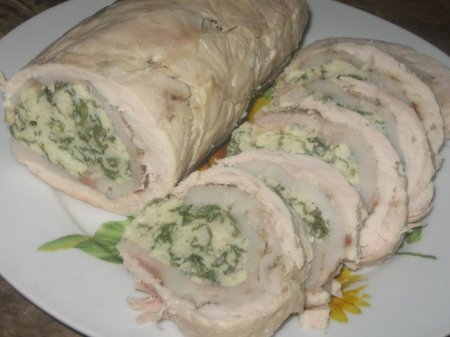 Куриный рулет со шпинатом