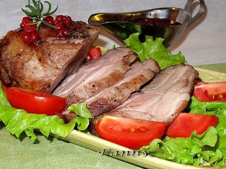 Свинина в духовке ломтем