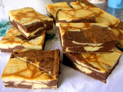 Пирожные с шоколадом и творогом