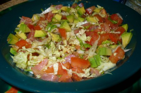 Салат с авокадо и семгой