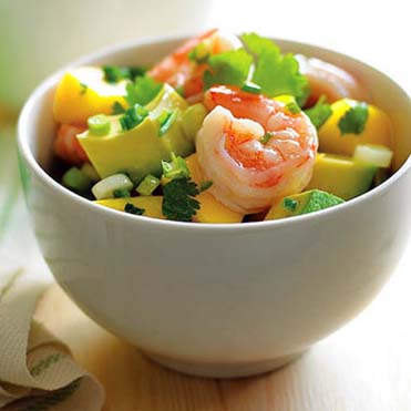 Салат с креветками, дыней и авокадо