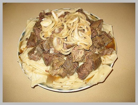 Салат из семейней лапши и конины