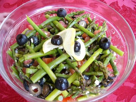 Салат со спаржей